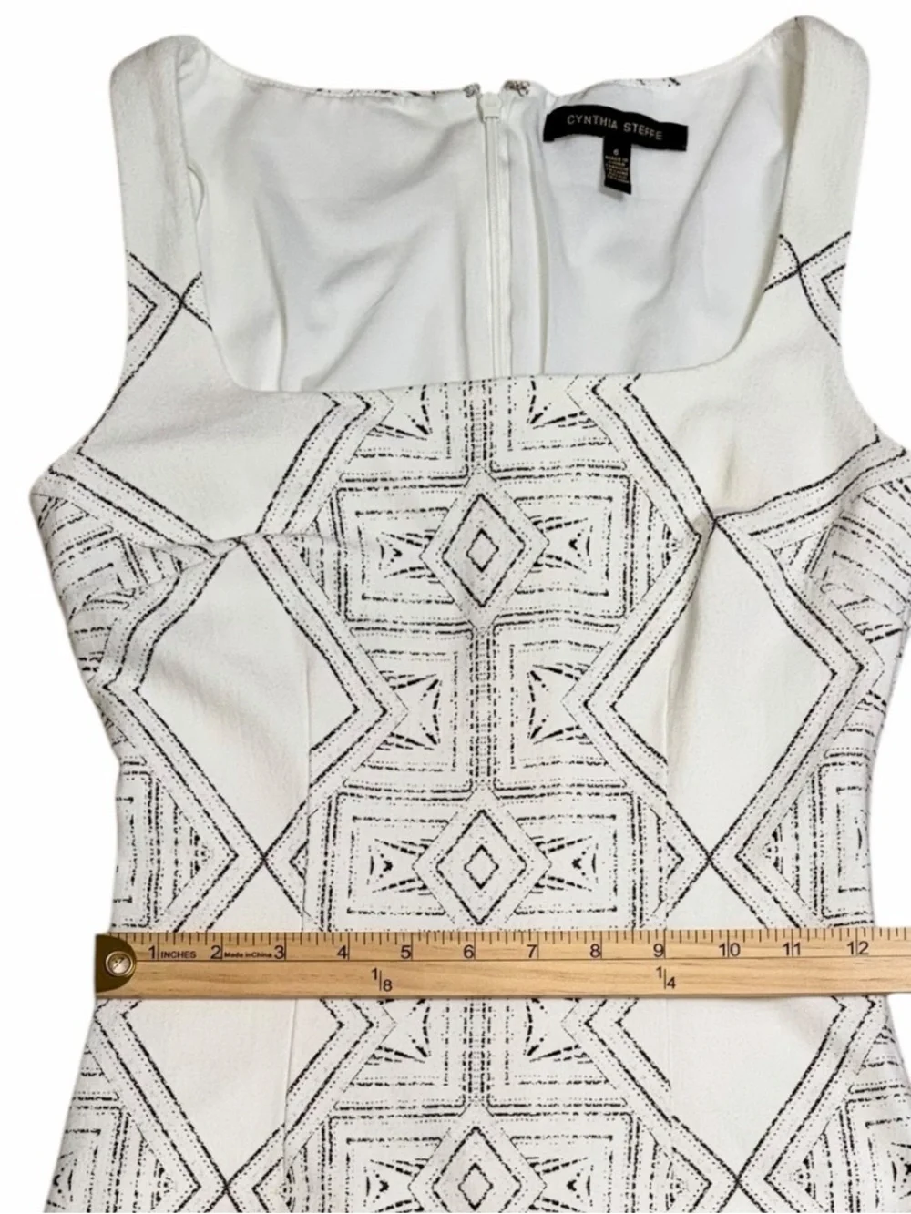 Cynthia Steffe Eloise Lacquer Print Ponte Sheath Dress Ivory Black Size 6